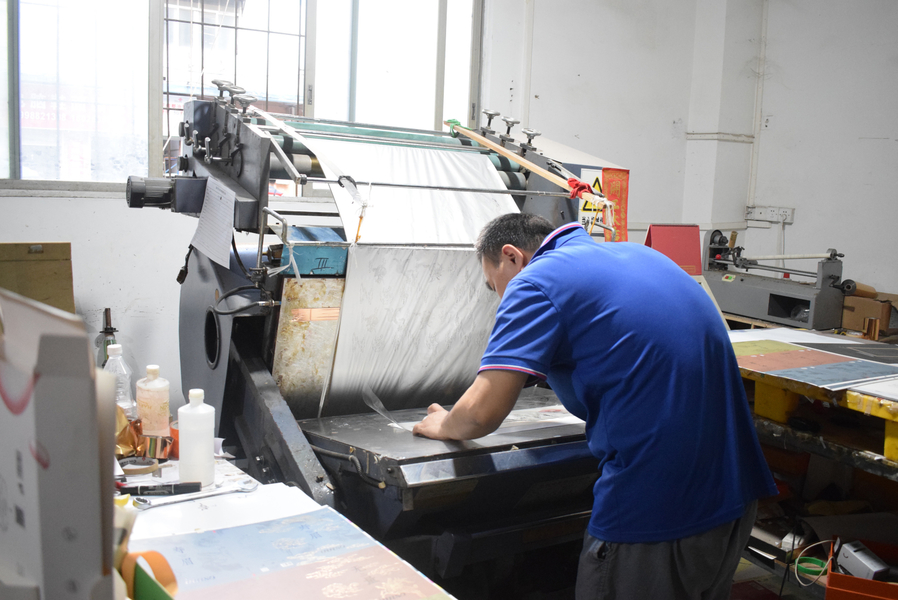 GUANGZHOU YM PACKAGE PRODUCTS CO.,LTD. 製造者の生産ライン